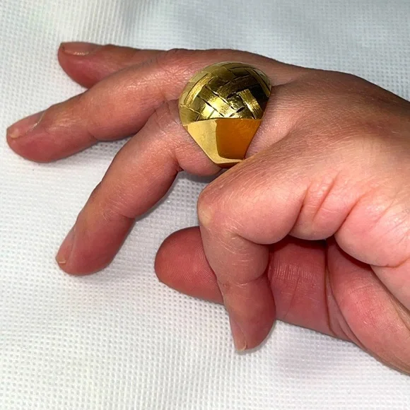 H. Stern pure gold 18k ring, collection H. Stern 2015, made in Brazil. - Picture 5 of 8